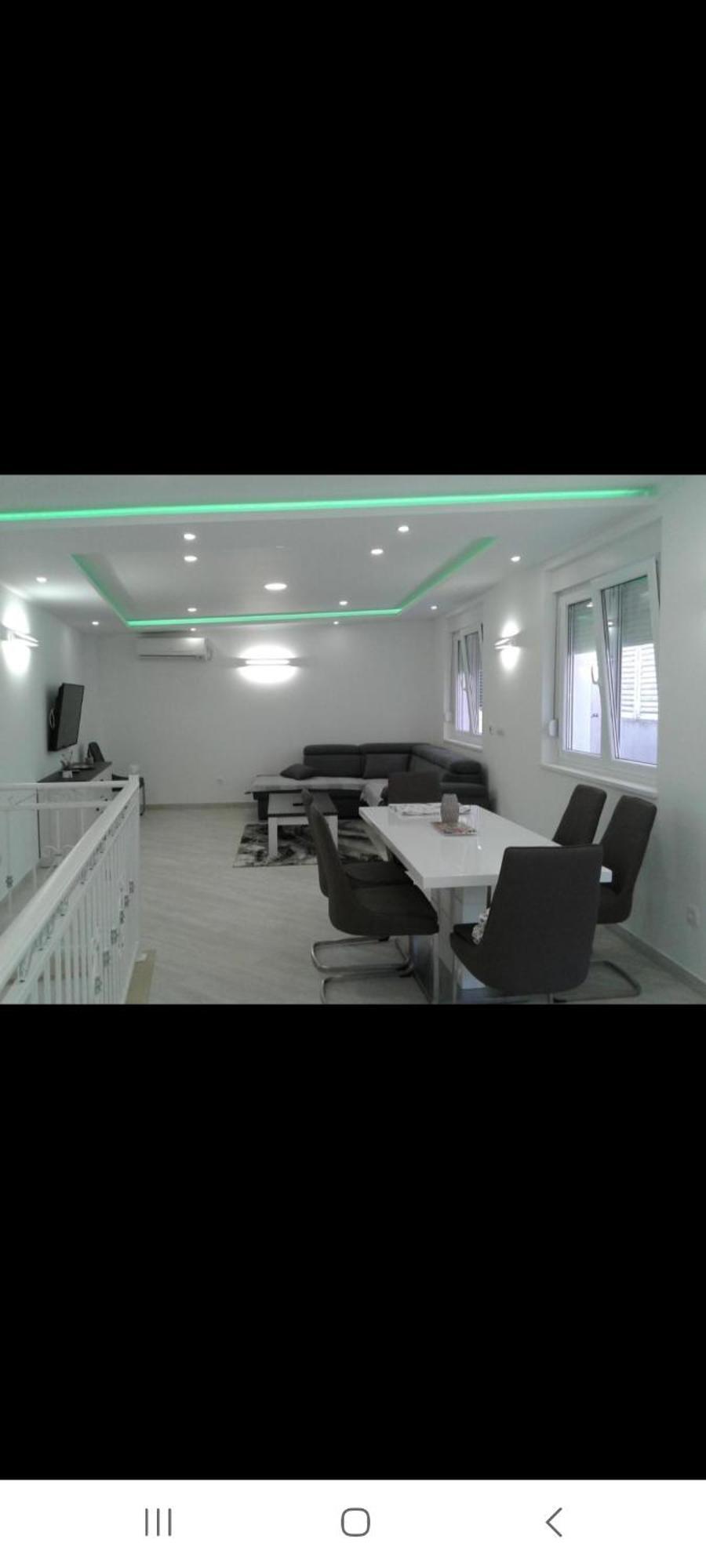 Apartment Nevena โอมิช ภายนอก รูปภาพ